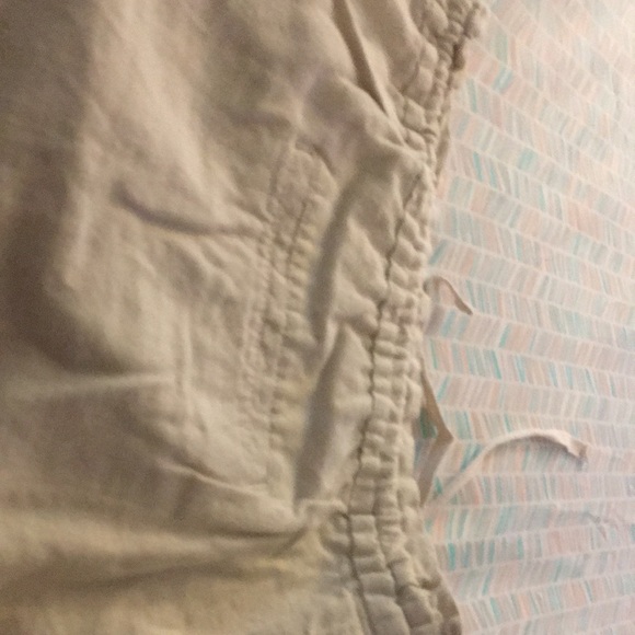 Cream cargo shorts - Picture 8 of 9